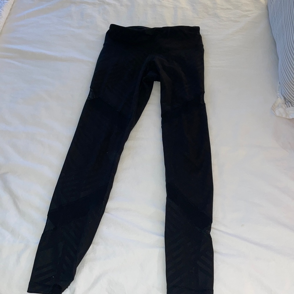 Fun old navy leggings with mesh!